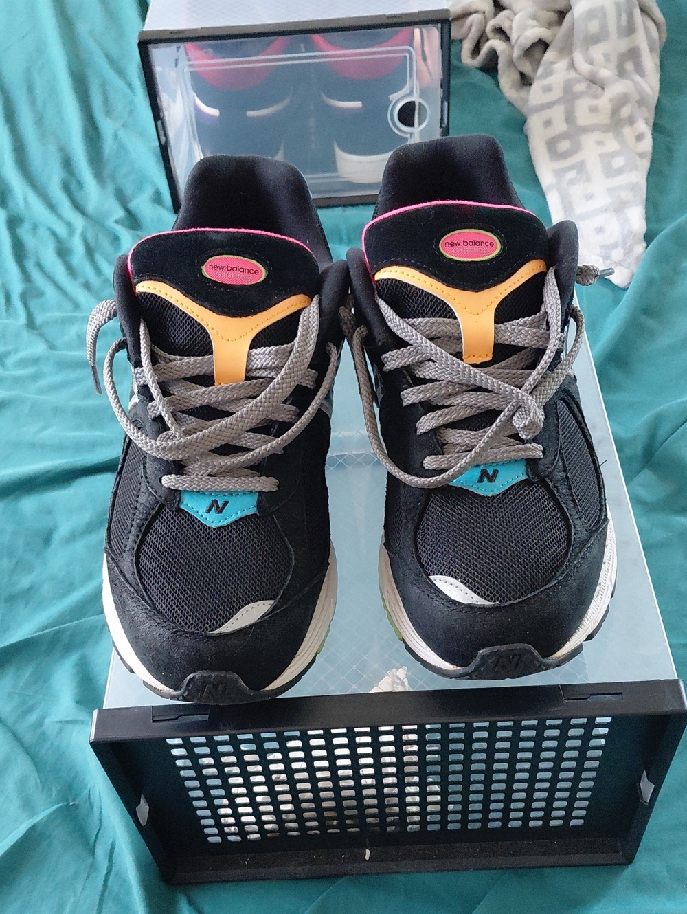 New Balance 2002r Masquarede Mens With Tub Included
